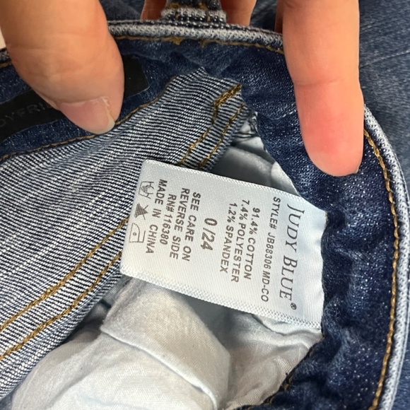 Judy Blue Women Boyfriend Fit Jeans Distressed Sz 0/24 Light Wash Blue - Picture 8 of 12